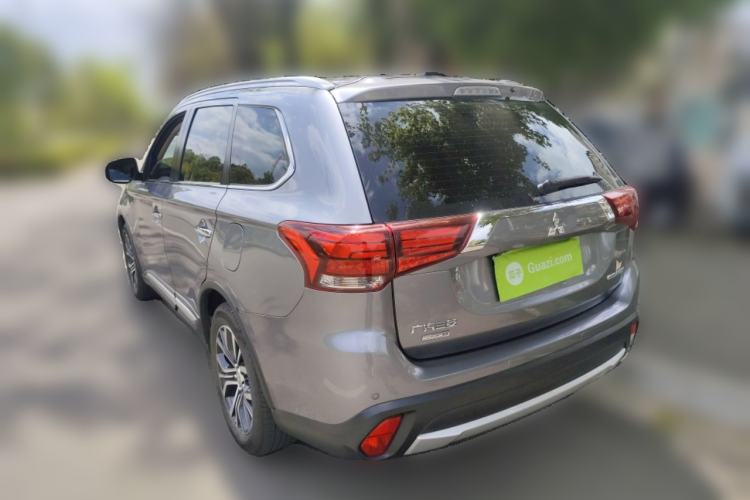 Used Mitsubishi Outlander 2016 2.4L 4x4 Elite Edition 5 Seats Rear Left 45 Deg