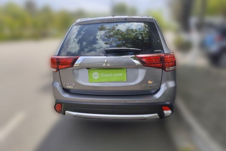 Used Mitsubishi Outlander 2016 2.4L 4x4 Elite Edition 5 Seats Rear
