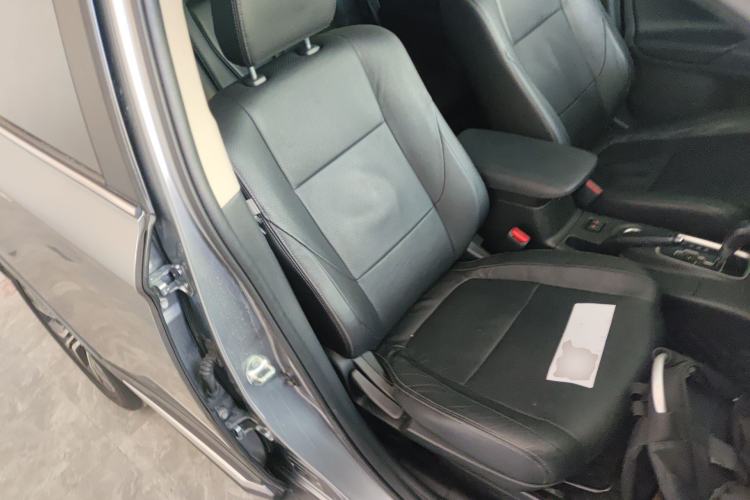 Used Mitsubishi Outlander 2016 2.4L 4x4 Elite Edition 5 Seats Right Front Seat