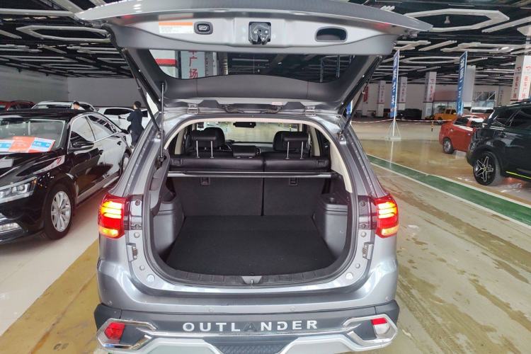 Used Mitsubishi Outlander 2016 2.4L 4x4 Elite Edition 5 Seats Trunk