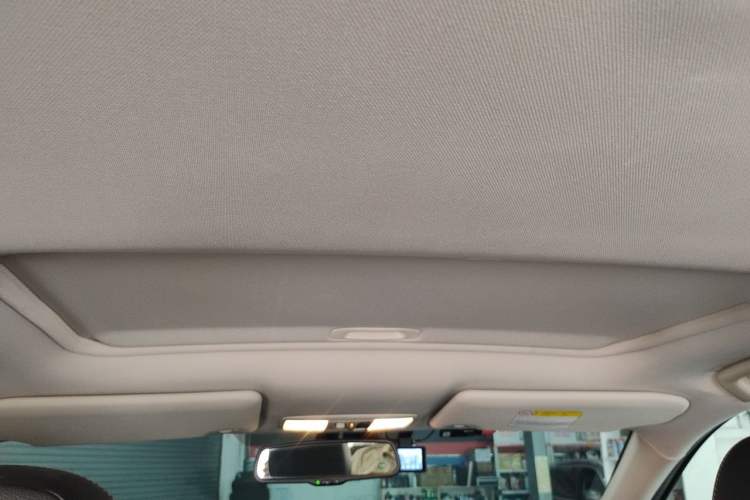 Used Mitsubishi Outlander 2016 2.4L 4x4 Elite Edition 5 Seats Headliner