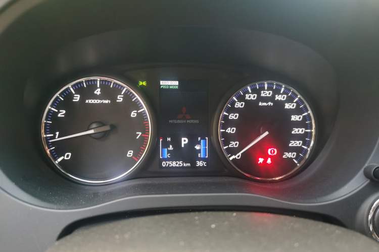 Used Mitsubishi Outlander 2016 2.4L 4x4 Elite Edition 5 Seats Instrument Cluster