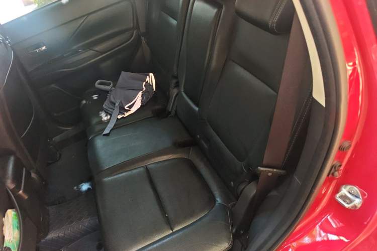 Used Mitsubishi Outlander 2016 2.4L 4x4 Elite Edition 5 Seats Left Rear Seat