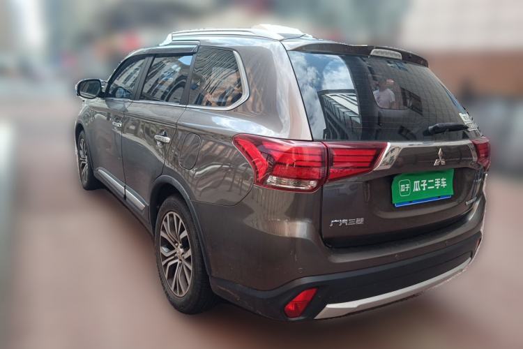 Used Mitsubishi Outlander 2016 2.4L 4x4 Elite Edition 5 Seats Rear Left 45 Deg