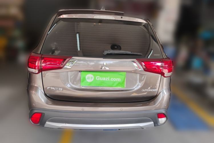 Used Mitsubishi Outlander 2016 2.4L 4x4 Elite Edition 5 Seats Rear