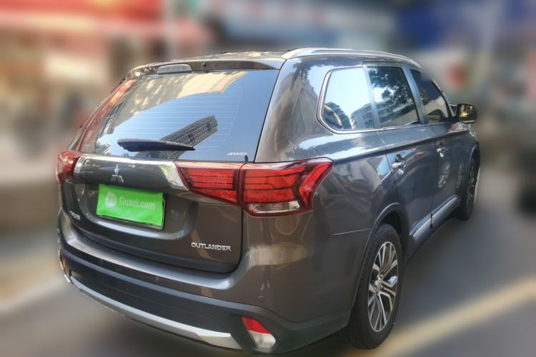 Used Mitsubishi Outlander 2016 2.4L 4x4 Elite Edition 5 Seats Rear Right 45 Deg
