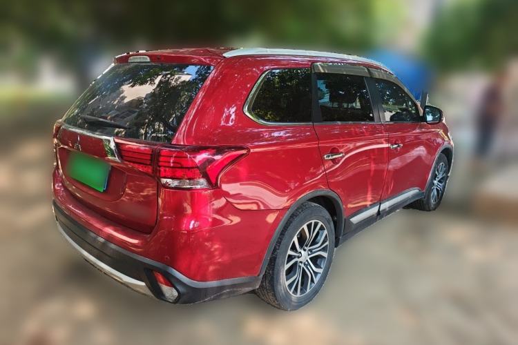 Used Mitsubishi Outlander 2016 2.4L 4x4 Elite Edition 5 Seats Rear Right 45 Deg