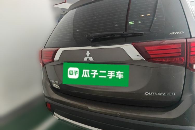 Used Mitsubishi Outlander 2016 2.4L 4x4 Elite Edition 5 Seats Rear
