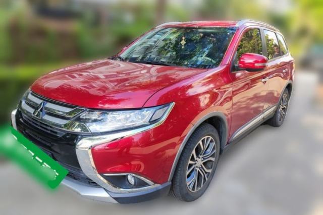 Used Mitsubishi Outlander 2016 2.4L 4x4 Luxury Edition 7-Seater