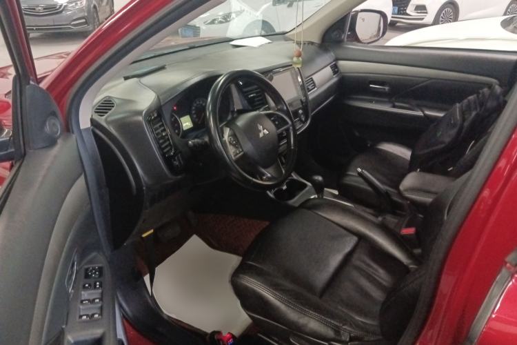 Used Mitsubishi Outlander 2016 2.0L Two-Wheel Drive Fashion Edition 5 Seats Driver Seat