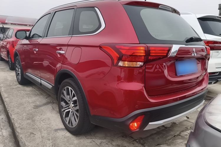 Used Mitsubishi Outlander 2016 2.4L 4x4 Elite Edition 5 Seats Exterior 2