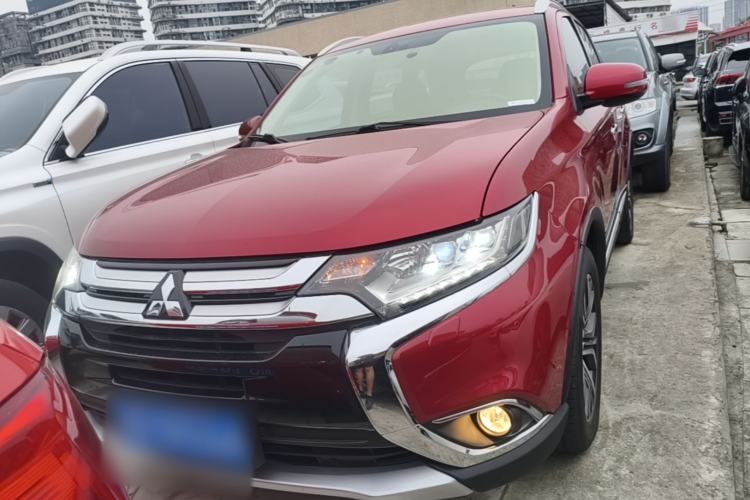 Used Mitsubishi Outlander 2016 2.4L 4x4 Elite Edition 5 Seats Front