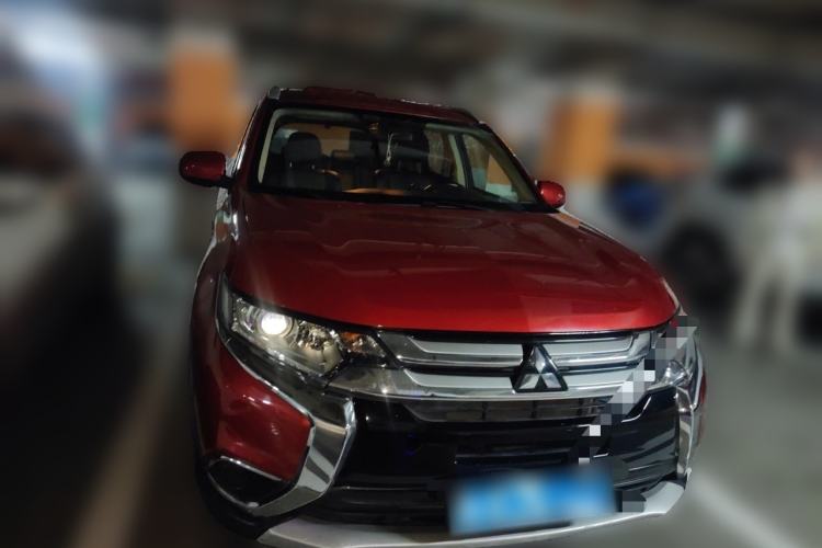 Used Mitsubishi Outlander 2016 2.0L Two-Wheel Drive Fashion Edition 5 Seats Front
