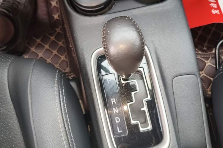 Used Mitsubishi Outlander 2016 2.4L 4x4 Elite Edition 5 Seats Gear Lever