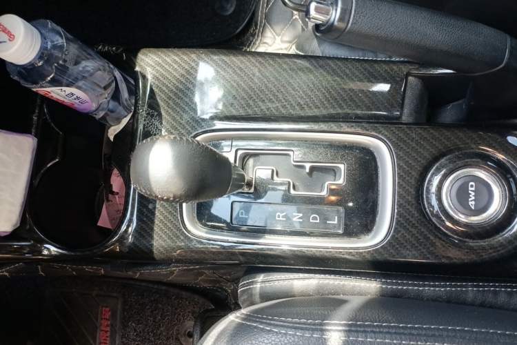 Used Mitsubishi Outlander 2016 2.4L 4x4 Elite Edition 5 Seats Gear Lever