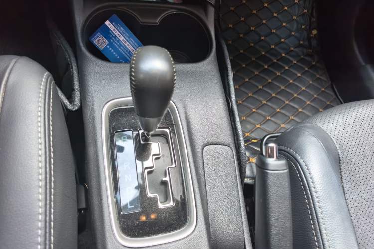 Used Mitsubishi Outlander 2016 2.4L 4x4 Elite Edition 5 Seats Gear Lever