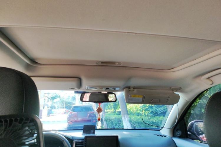 Used Mitsubishi Outlander 2016 2.4L 4x4 Luxury Edition 7-Seater Headliner