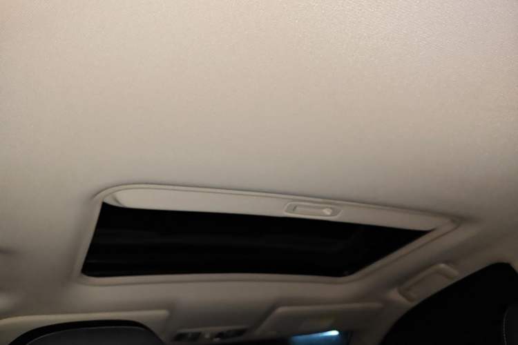Used Mitsubishi Outlander 2016 2.4L 4x4 Elite Edition 5 Seats Headliner