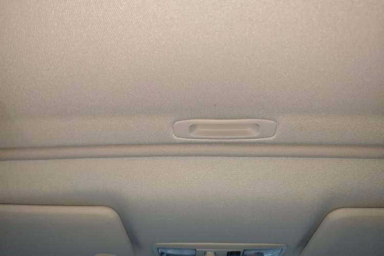 Used Mitsubishi Outlander 2016 2.4L 4x4 Elite Edition 5 Seats Headliner