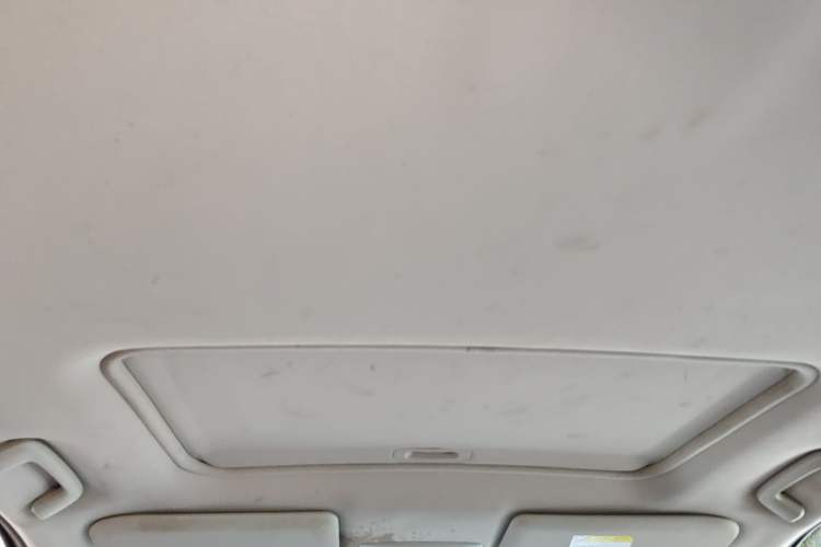 Used Mitsubishi Outlander 2016 2.4L 4x4 Luxury Edition 7-Seater Headliner