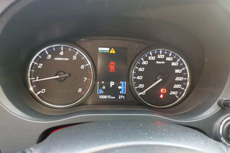 Used Mitsubishi Outlander 2016 2.4L 4x4 Luxury Edition 7-Seater Instrument Cluster
