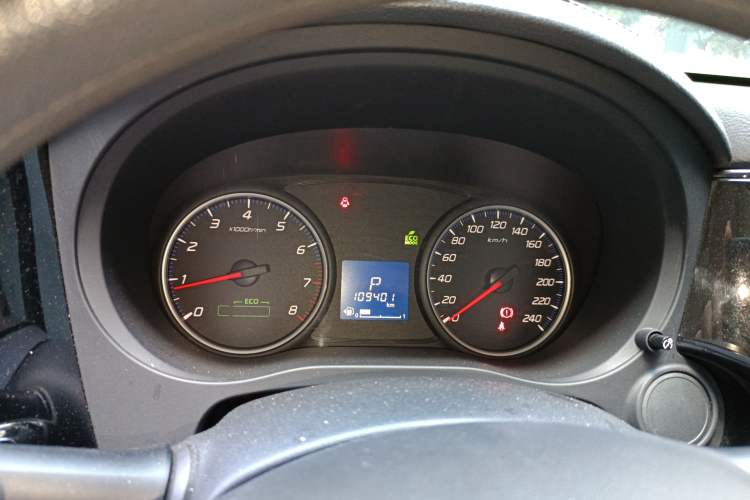 Used Mitsubishi Outlander 2016 2.0L Two-Wheel Drive Fashion Edition 5 Seats Instrument Cluster
