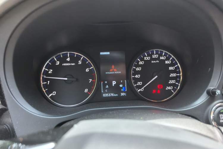 Used Mitsubishi Outlander 2016 2.4L 4x4 Elite Edition 5 Seats Instrument Cluster