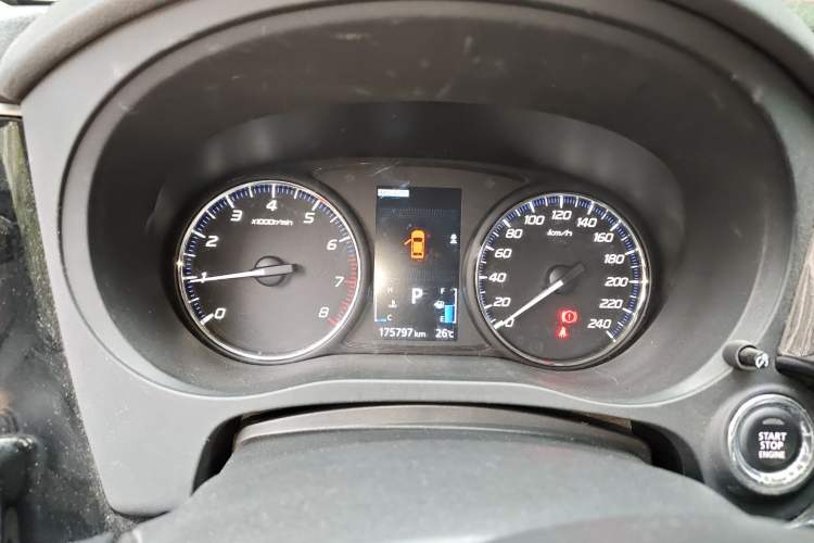 Used Mitsubishi Outlander 2016 2.4L 4x4 Luxury Edition 7-Seater Instrument Cluster