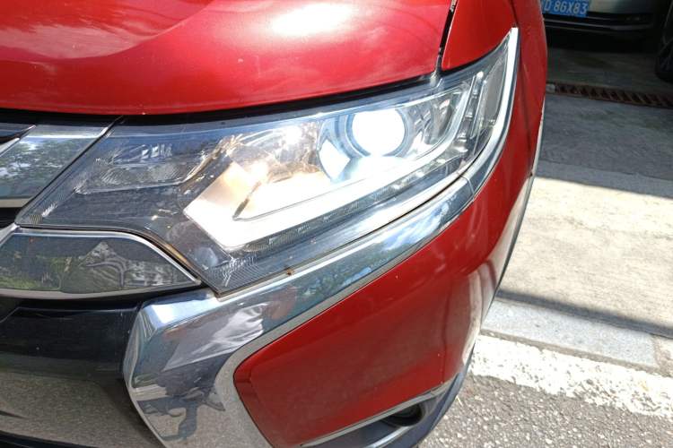 Used Mitsubishi Outlander 2016 2.0L Two-Wheel Drive Fashion Edition 5 Seats Left Front Headlight