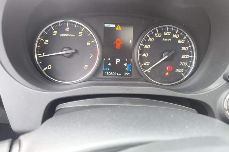 Used Mitsubishi Outlander 2016 2.4L 4x4 Elite Edition 5 Seats Odometer Close Up