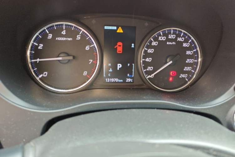 Used Mitsubishi Outlander 2016 2.4L 4x4 Elite Edition 5 Seats Odometer Close Up
