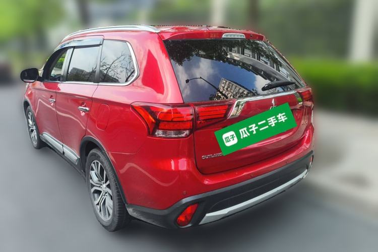Used Mitsubishi Outlander 2016 2.4L 4x4 Elite Edition 5 Seats Rear Left 45 Deg