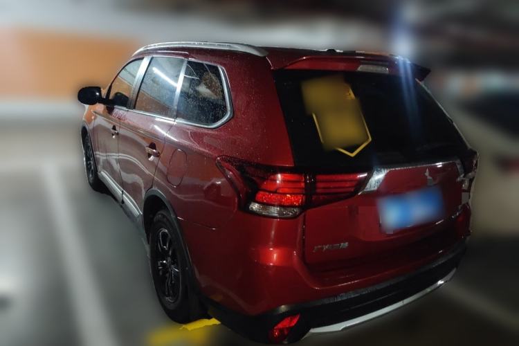 Used Mitsubishi Outlander 2016 2.0L Two-Wheel Drive Fashion Edition 5 Seats Rear Left 45 Deg