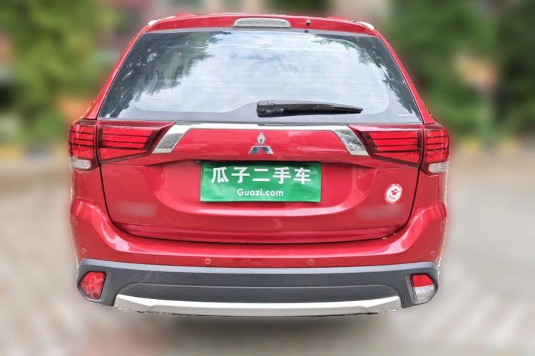 Used Mitsubishi Outlander 2016 2.4L 4x4 Luxury Edition 7-Seater Rear