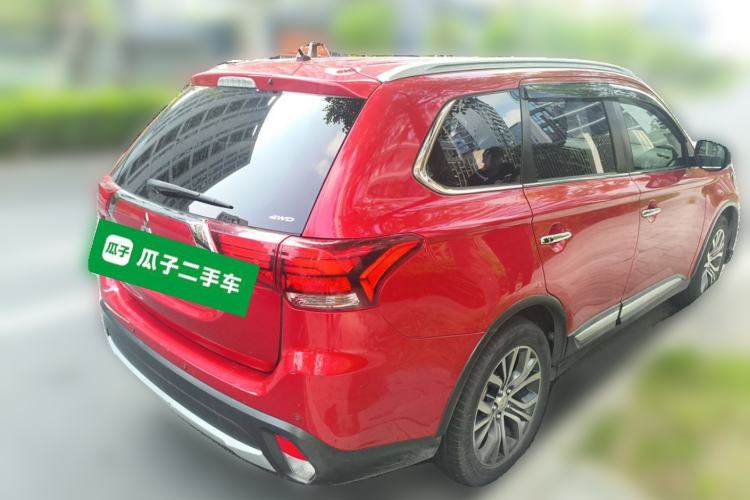 Used Mitsubishi Outlander 2016 2.4L 4x4 Elite Edition 5 Seats Rear Right 45 Deg