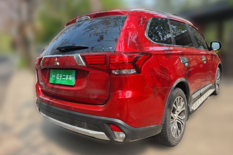 Used Mitsubishi Outlander 2016 2.4L 4x4 Elite Edition 5 Seats Rear Right 45 Deg