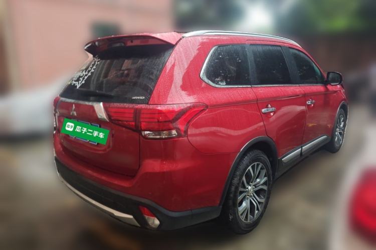 Used Mitsubishi Outlander 2016 2.4L 4x4 Elite Edition 5 Seats Rear Right 45 Deg