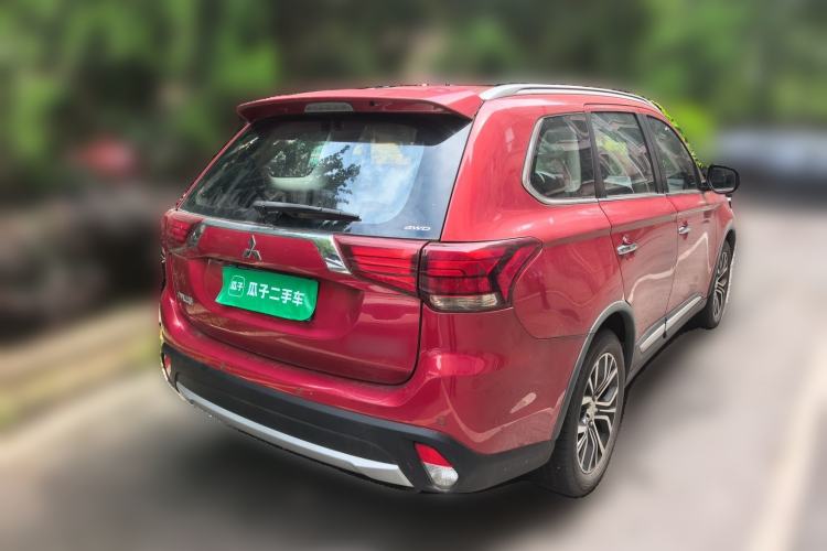 Used Mitsubishi Outlander 2016 2.4L 4x4 Elite Edition 5 Seats Rear Right 45 Deg