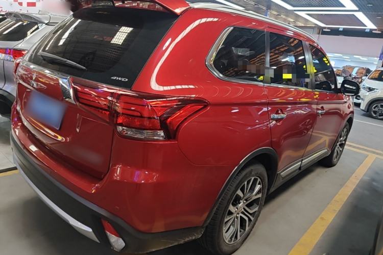 Used Mitsubishi Outlander 2016 2.4L 4x4 Elite Edition 5 Seats Rear Right 45 Deg