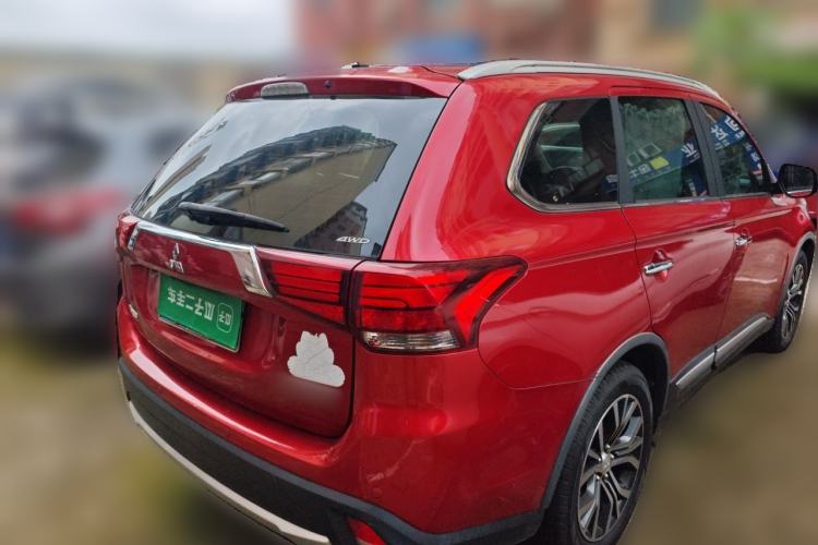 Used Mitsubishi Outlander 2016 2.4L 4x4 Elite Edition 5 Seats Rear Right 45 Deg