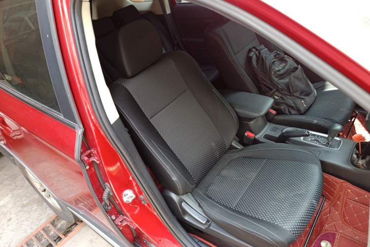 Used Mitsubishi Outlander 2016 2.0L Two-Wheel Drive Fashion Edition 5 Seats Right Front Seat