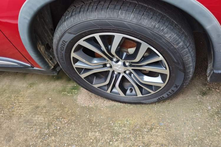 Used Mitsubishi Outlander 2016 2.4L 4x4 Elite Edition 5 Seats Right Front Wheel Hub