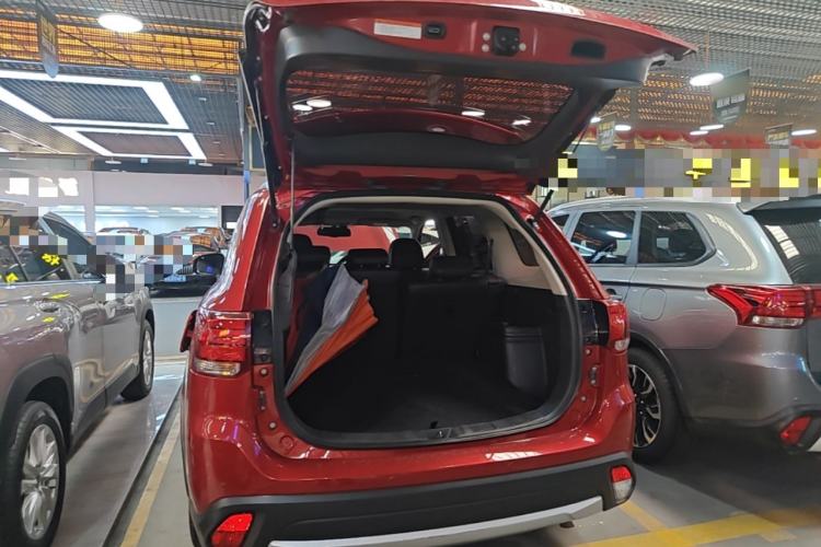 Used Mitsubishi Outlander 2016 2.4L 4x4 Elite Edition 5 Seats Trunk