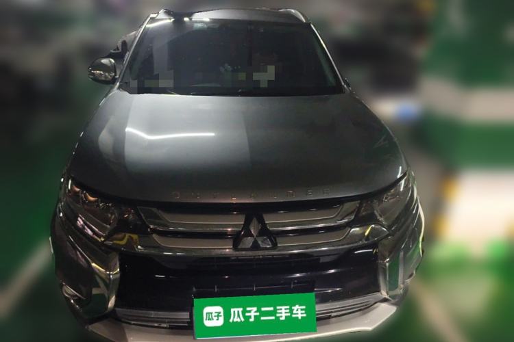 Used Mitsubishi Outlander 2016 2.4L 4x4 Elite Edition 7-Seater Exterior 1