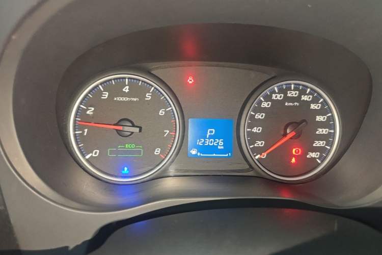 Used Mitsubishi Outlander 2016 2.0L Two-Wheel Drive Fashion Edition 5 Seats Instrument Cluster
