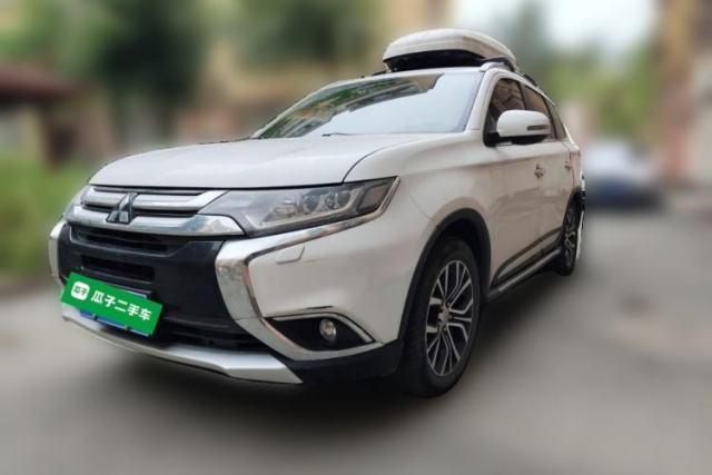 Mitsubishi Outlander 2016 2.4L 4x4 Elite Edition 5 Seats с пробегом