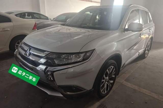 Used Mitsubishi Outlander 2016 2.4L 4x4 Luxury Edition 7-Seater
