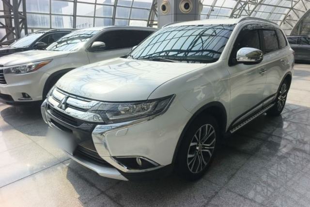 Used Mitsubishi Outlander 2016 2.4L 4x4 Luxury Edition 7-Seater