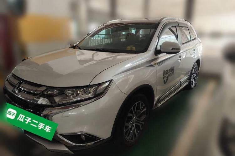 Used Mitsubishi Outlander 2016 2.4L 4x4 Luxury Edition 7-Seater