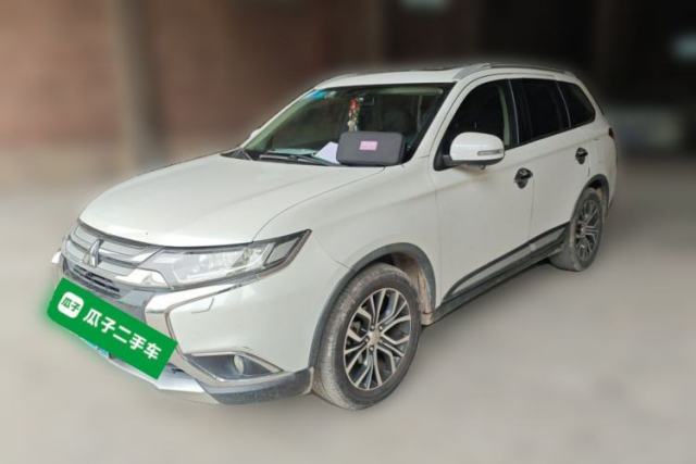 Used Mitsubishi Outlander 2016 2.4L 4x4 Luxury Edition 7-Seater